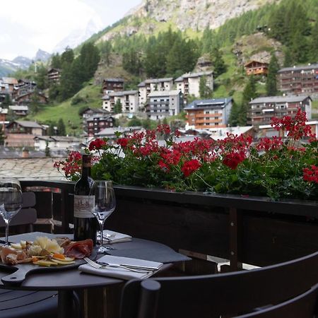Schweizerhof Zermatt - A Small Luxury Hotel Экстерьер фото
